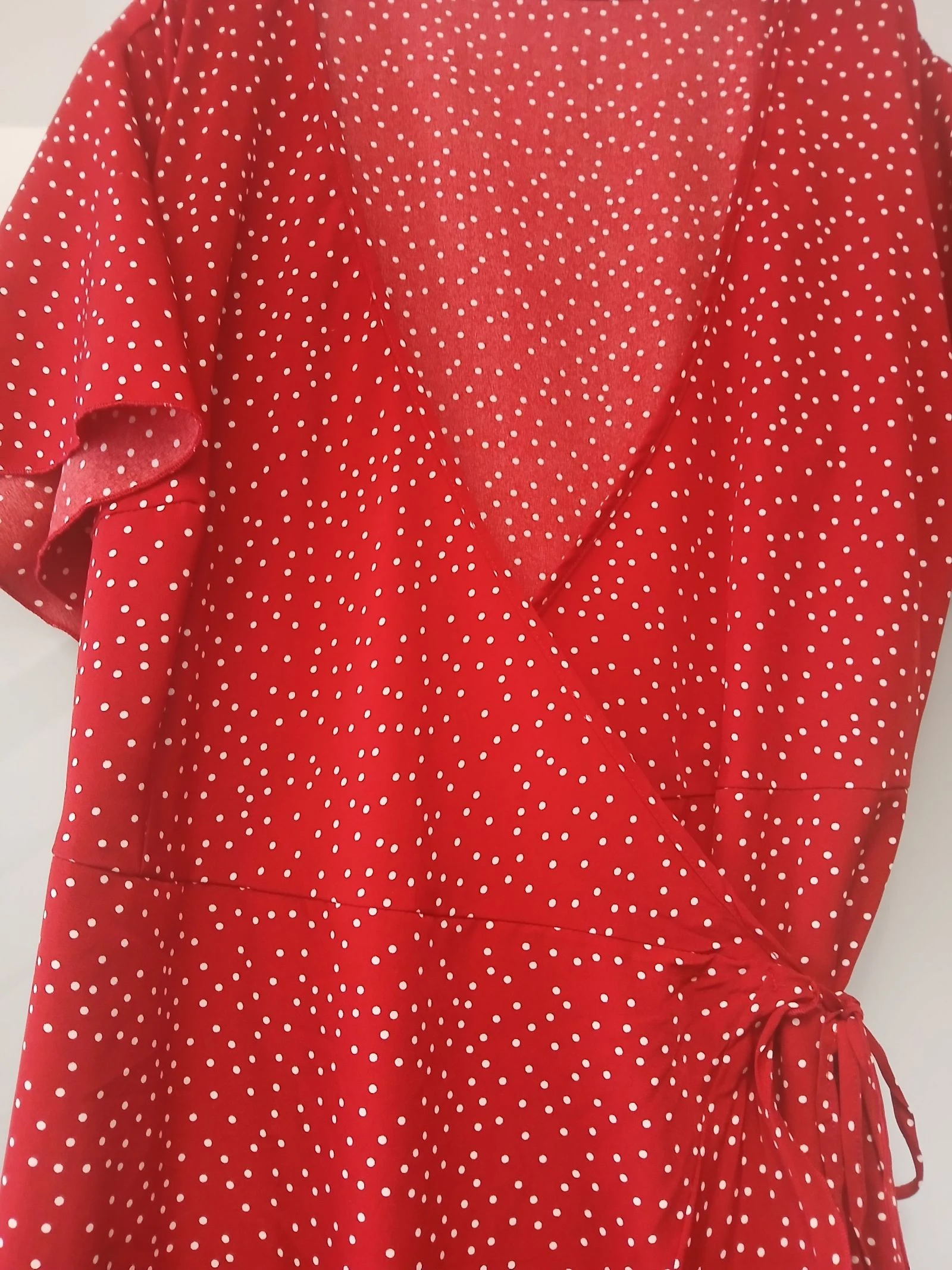 Vestido fluido vermelho com poás brancos – Tamanho 40/42 – photo 4
